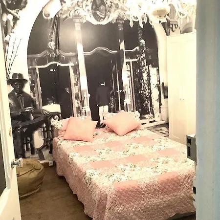 בית הארחה Angel House -Chiado Room ליסבון