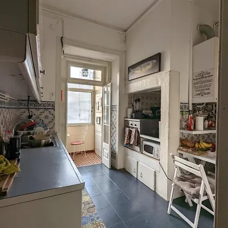 Angel House -Chiado Room בית הארחה ליסבון